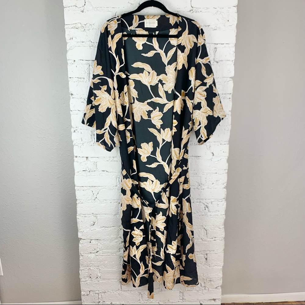 Maison Du Soir Selena Oversized Floral Kimono Bel… - image 8